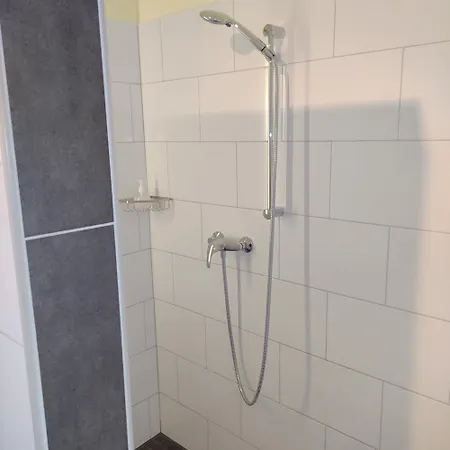 Fuer 2 Personen Mit Garten & Radverleih Schwei