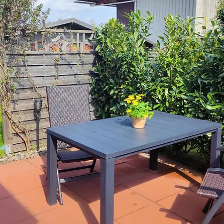 Apartment Fuer 2 Personen Mit Garten & Radverleih